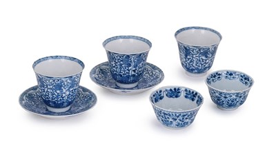 Lot 22 - THREE BEAKERS AND TWO SAUCERS, KANGXI