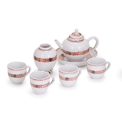 Lot 43 - A MINIATURE PART TEA AND COFFEE SERVICE, QIANLONG