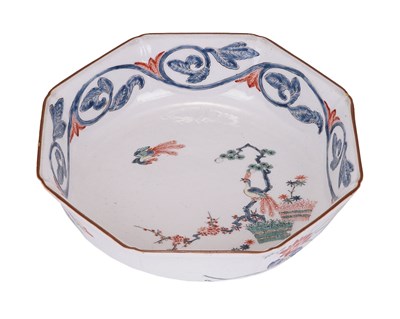 Lot 49 - A JAPANESE KAKIEMON BOWL