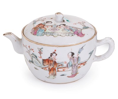 Lot 50 - A CHINESE PORCELAIN SMALL TEAPOT AND COVER