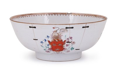 Lot 53 - A CHINESE EXPORT PORCELAIN 'FAMILLE-ROSE' ARMORIAL PUNCH BOWL, QIANLONG