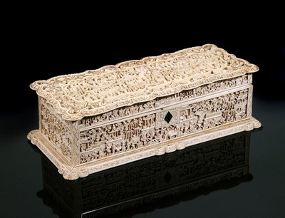 Lot 66 - A CHINESE CARVED IVORY CASKET, CANTON