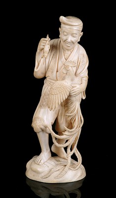 Lot 75 - A JAPANESE IVORY OKIMONO OF A MAN HOLDING COCKEREL, MEIJI