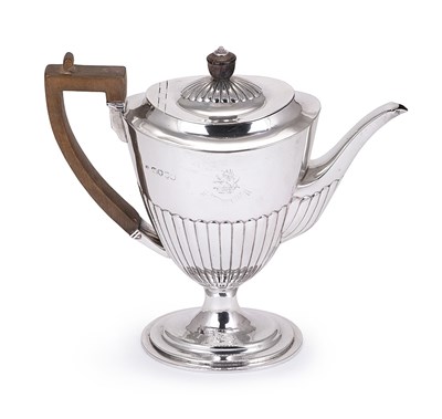 Lot 198 - A VICTORIAN SILVER COFFEE POT