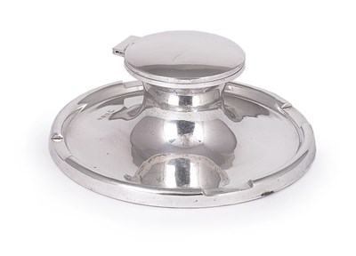 Lot 202 - A GEORGE V SILVER INKWELL