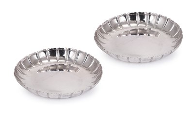 Lot 206 - A PAIR OF GEORGE V SILVER STRAWBERRY DISHES