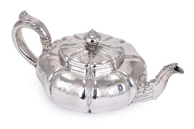 Lot 236 - A WILLIAM IV SILVER TEAPOT