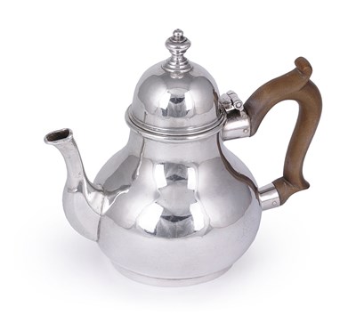 Lot 273 - A GEORGE I BRITANNIA STANDARD SILVER TEAPOT