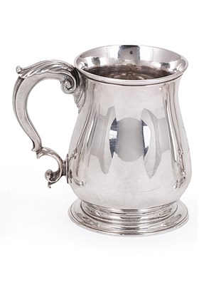 Lot 284 - A GEORGE II SILVER MUG