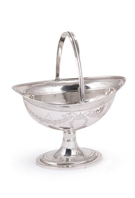 Lot 294 - AN IRISH GEORGE III SILVER SWEETMEAT BASKET