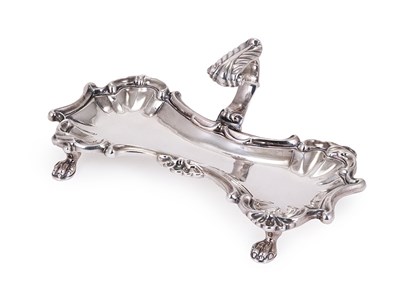 Lot 297 - A GEORGE II SILVER SNUFFERS TRAY