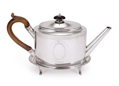 Lot 309 - A GEORGE III SILVER TEAPOT