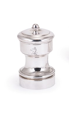 Lot 313 - AN IRISH VICTORIAN SILVER PEPPER GRINDER