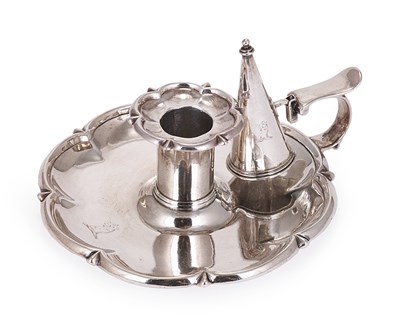 Lot 314 - A GEORGE IV SILVER CHAMBERSTICK