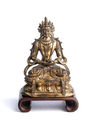 Lot 541 - A SINO-TIBETAN GILT-BRONZE FIGURE OF AMITAYUS, 18TH CENTURY