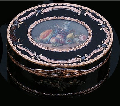 Lot 377 - A LOUIS XV INLAID TORTOISESHELL SNUFF BOX