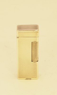 Lot 389 - A DUNHILL SILVER LIGHTER