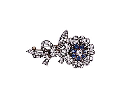 Lot 426 - SAPPHIRE AND DIAMOND BROOCH