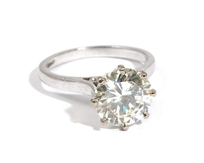 Lot 429 - DIAMOND RING