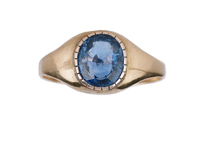 Lot 439 - SAPPHIRE RING