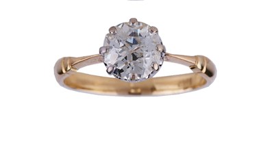 Lot 440 - DIAMOND RING