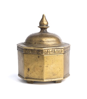 Lot 638 - A BRONZE BOX, DECCAN, INDIA, CIRCA 18TH CENTURY