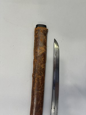 Lot 301 - A JAPANESE SHIN-GUNTO, SHOWA PERIOD (1926-1945), BLADE 1600-1700, SIGNED TAKADA JU FUJIWARA MUNEKAGE