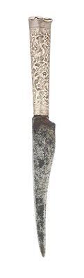 Lot 84 - A NORTH EUROPEAN ACCOMPANYING KNIFE FOR A TROUSSE, EARLY 18TH CENTURY