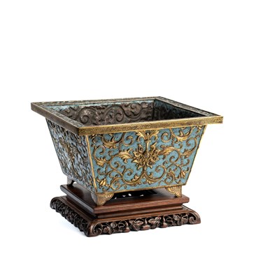 Lot 34 - A CHINESE GILT-COPPER AND CHAMPLEVE ENAMEL JARDINIERE, QING DYNASTY (1644-1911)