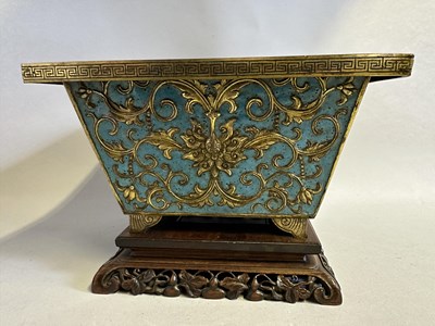 Lot 34 - A CHINESE GILT-COPPER AND CHAMPLEVE ENAMEL JARDINIERE, QING DYNASTY (1644-1911)