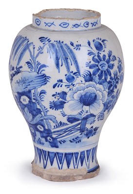 Lot 15 - A MATCHED GARNITURE OF THREE DUTCH DELFT VASES AND TWO COVERS