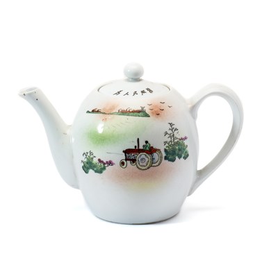 Lot 92 - A CHINESE 'CULTURAL REVOLUTION' TEAPOT AND COVER, DATED 1967