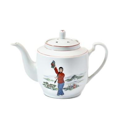 Lot 125 - A CHINESE 'LEGEND OF THE RED LANTERN' TEAPOT AND COVER, 1960/70's