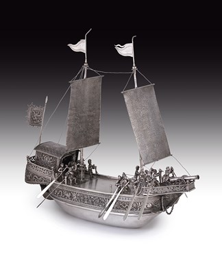 Lot 76 - AN IMPRESSIVE SILVER MODEL OF A JUNK