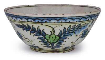 Lot 93 - AN IZNIK POTTERY BOWL