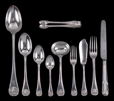 Lot 135 - A MATCHED SET OF GEORGIAN AND VICTORIAN TABLE SILVER