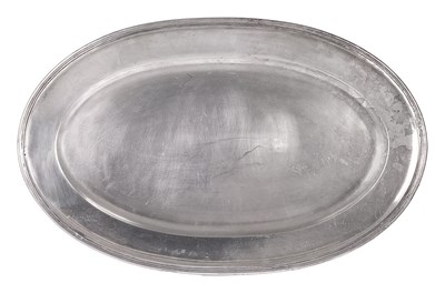Lot 169 - A CONTINENTAL SILVER MEAT DISH
