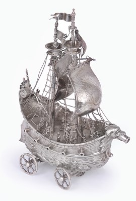 Lot 172 - A GERMAN SILVER NEF