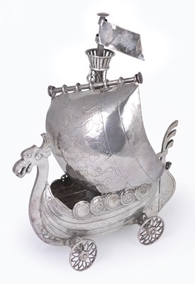 Lot 174 - A GERMAN SILVER NEF