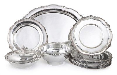 Lot 176 - A GERMAN DINNER SERVICE