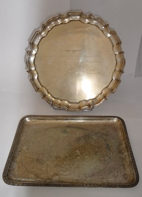 Lot 189 - A SALVER