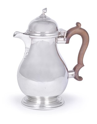 Lot 218 - A GEORGE V SILVER HOT WATER JUG