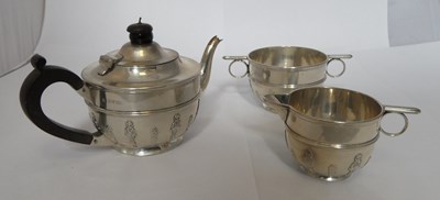 Lot 229 - A VICTORIAN SILVER THREE-PIECE TEASET
