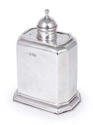 Lot 244 - A VICTORIAN SILVER TEA CADDY
