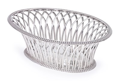 Lot 256 - A GEORGE III SILVER BASKET