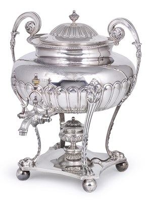 Lot 258 - A GEORGE III SILVER TEA URN
