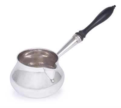 Lot 261 - A GEORGE III SILVER BRANDY SAUCEPAN