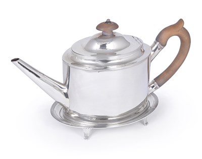 Lot 262 - A GEORGE III SILVER TEAPOT ON STAND