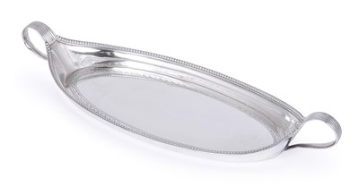 Lot 270 - A GEORGE III SILVER SNUFFERS TRAY