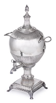 Lot 286 - A GEORGE III SILVER TEA URN